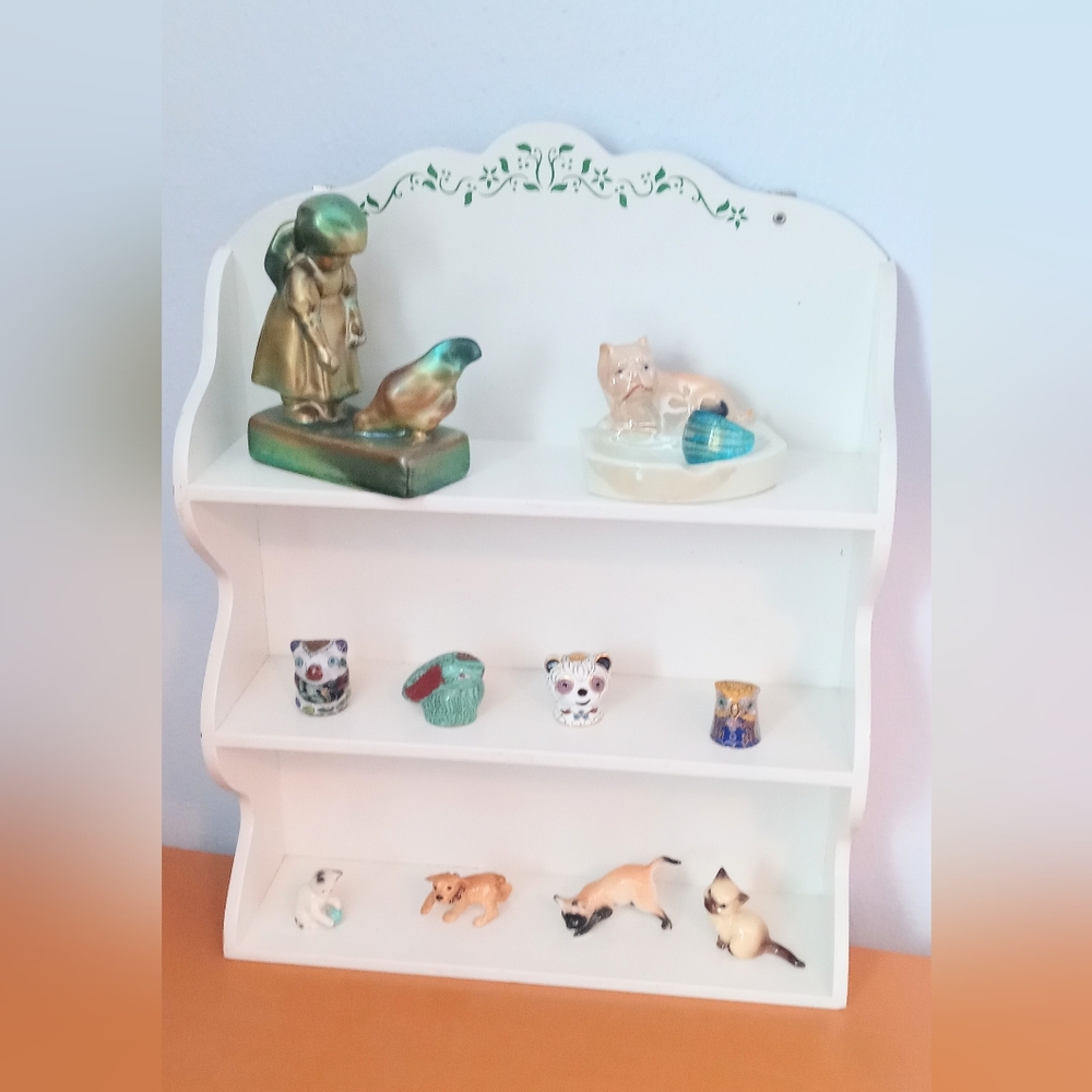 Knick-Knack Display Shelf with Hooks